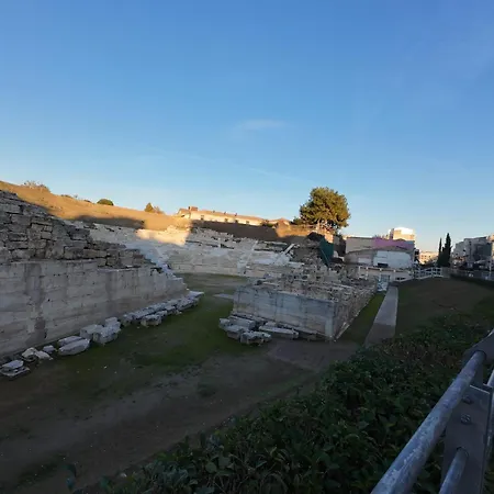 Apartament Theater *